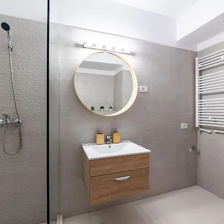 Апартаменты 2xking Bed Apartment- Mamaia Nord- 70m From Beach Нэводари